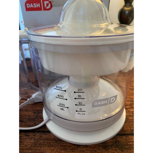 Dash Dual Citrus Juicer 20 Fl. Oz. Capacity 25 Watts Clear/White Plastic Electri - Picture 4 of 4